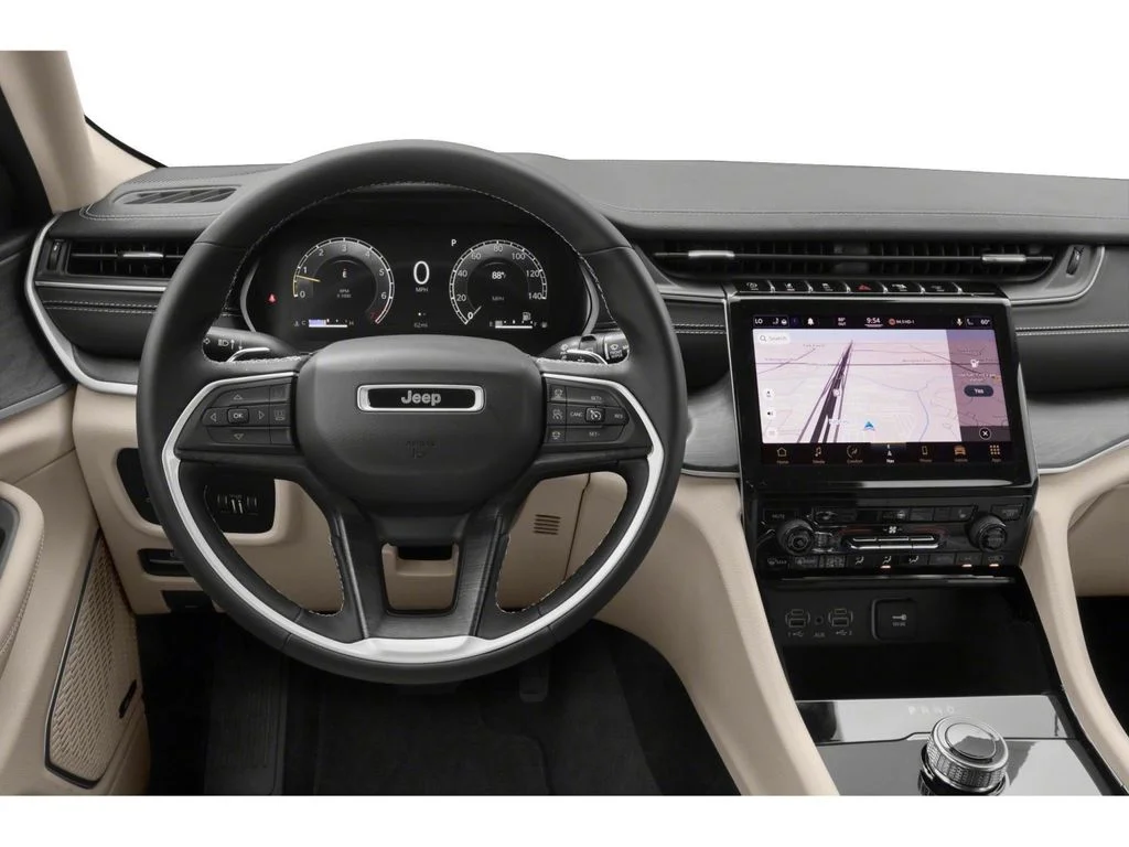 Used 2022 Black Jeep Altitude image 4