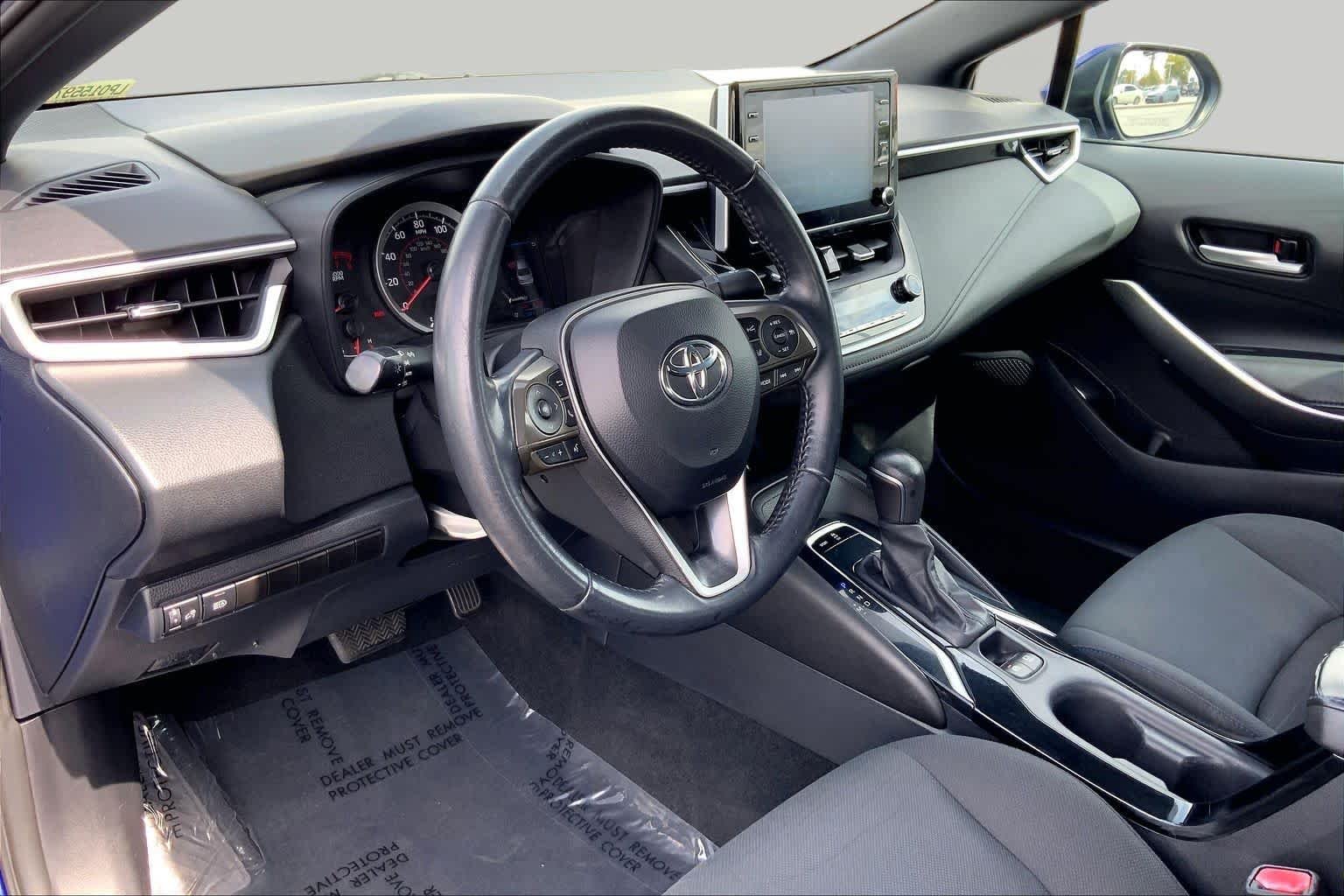 Used 2020 Blue Crush Metallic Toyota SE image 17