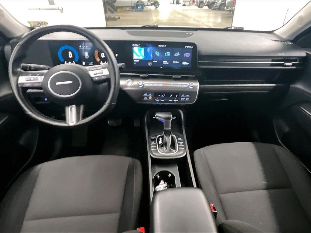 Used 2025 Atlas White Hyundai SEL image 21