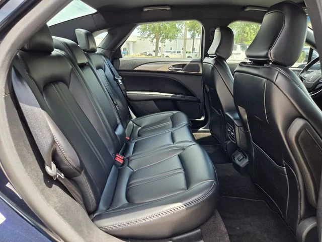 Certified Used 2020 Blue Lincoln Standard image 17