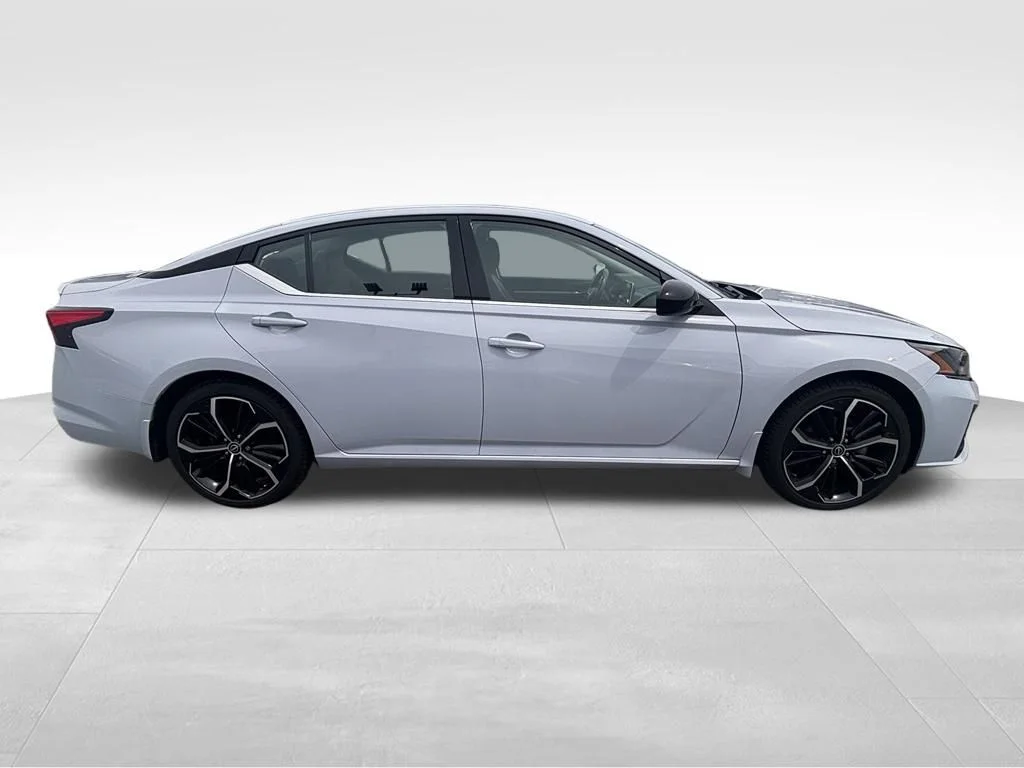 Used 2024 Gray Nissan 2.5 SR image 8