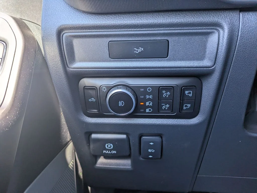 New 2026 Agate Black Metallic Ford Lariat image 29