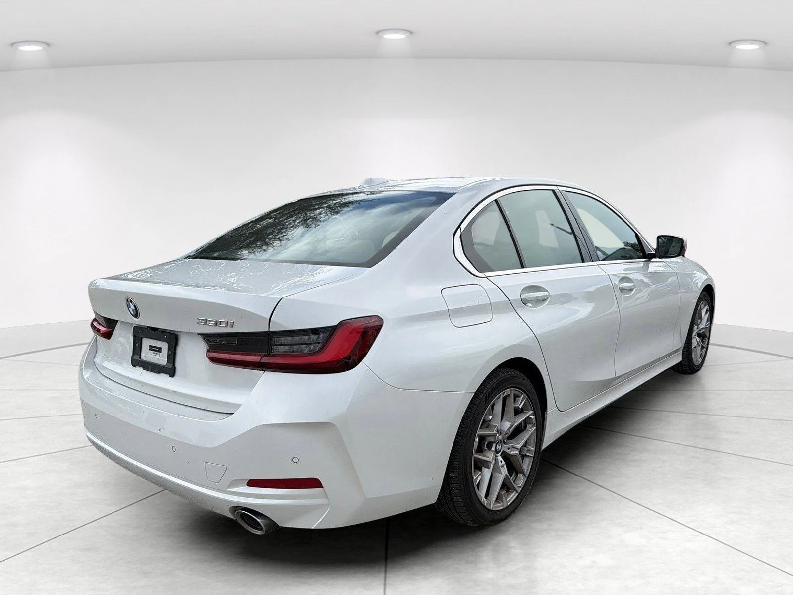 Certified Used 2025 Mineral White Metallic BMW 330i image 4