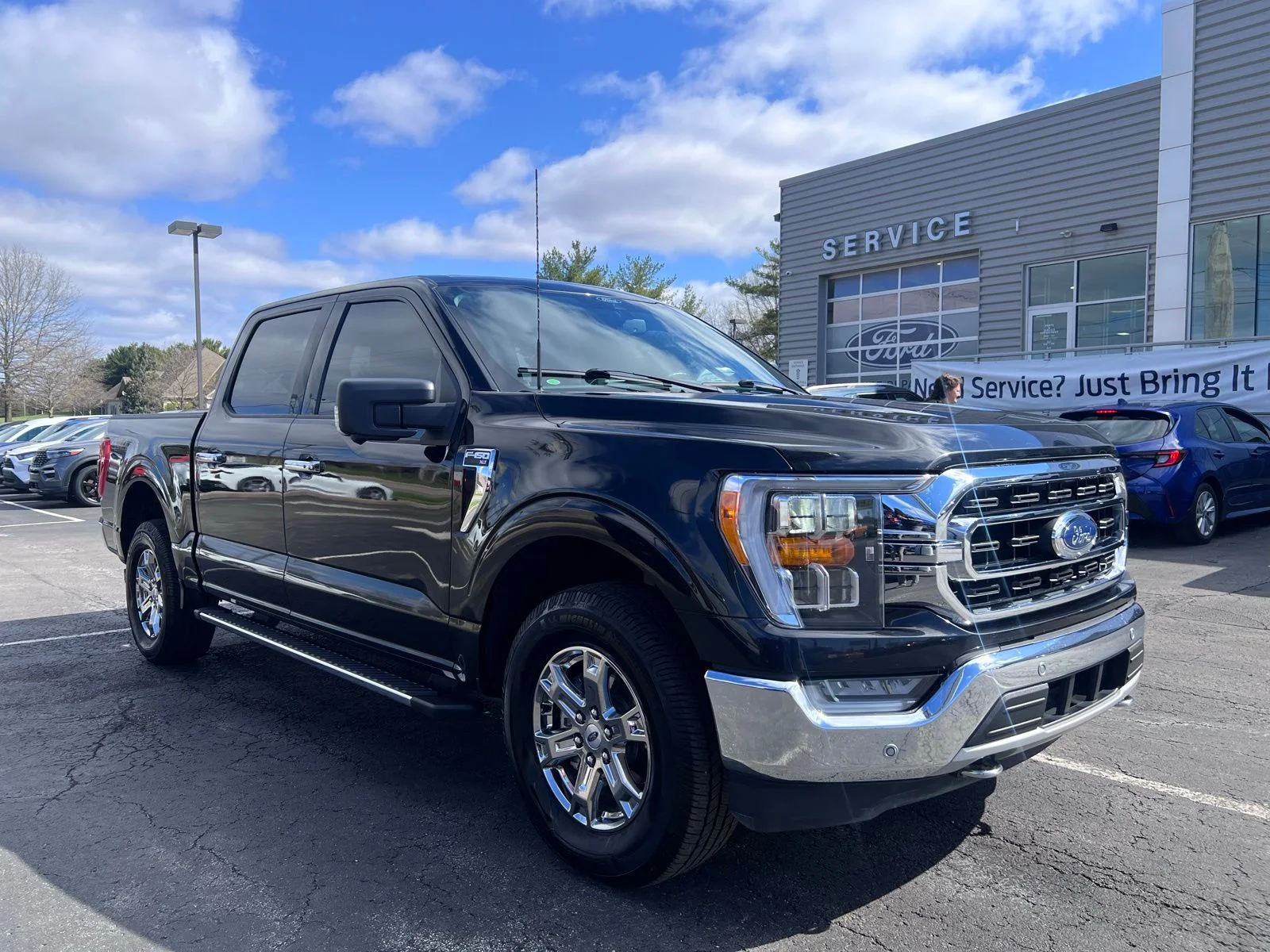Used 2021 Agate Black Metallic Ford XLT image 10