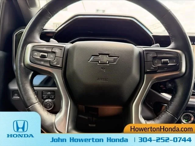 Used 2022  Chevrolet RST image 16