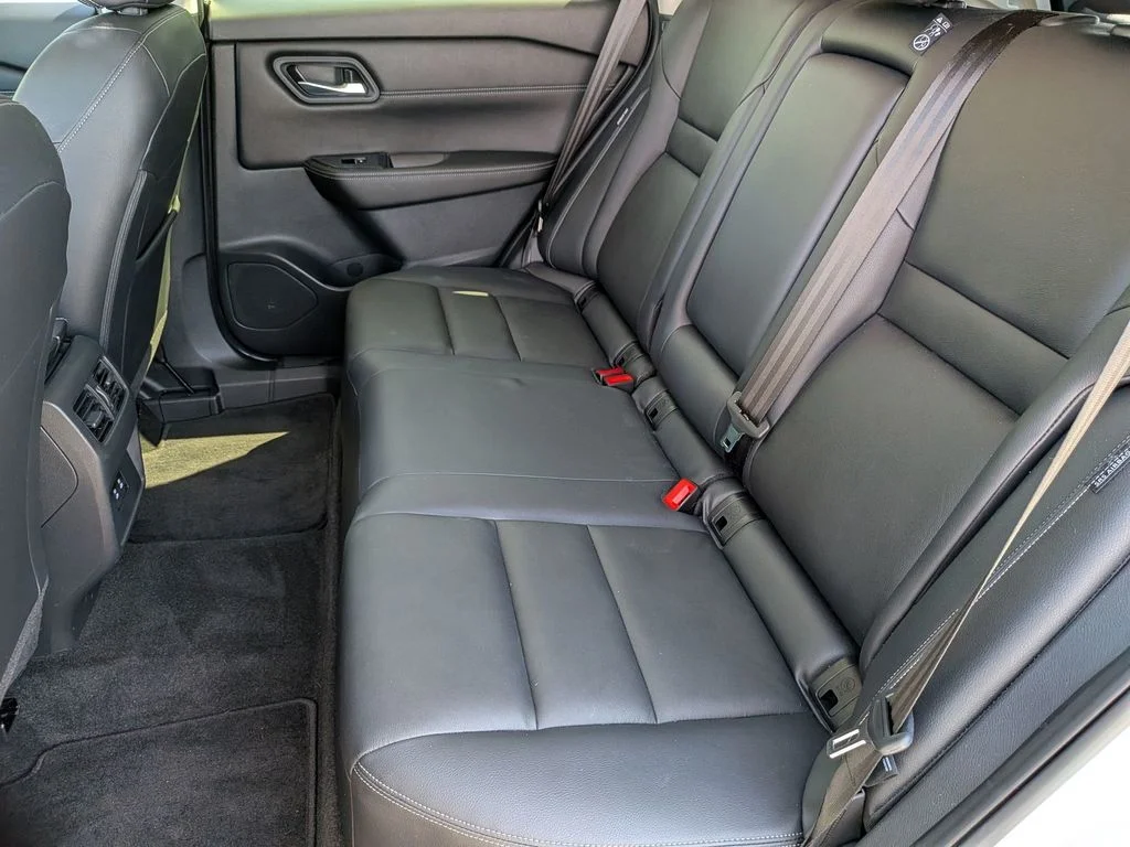 Used 2024 Gold Nissan SL image 27