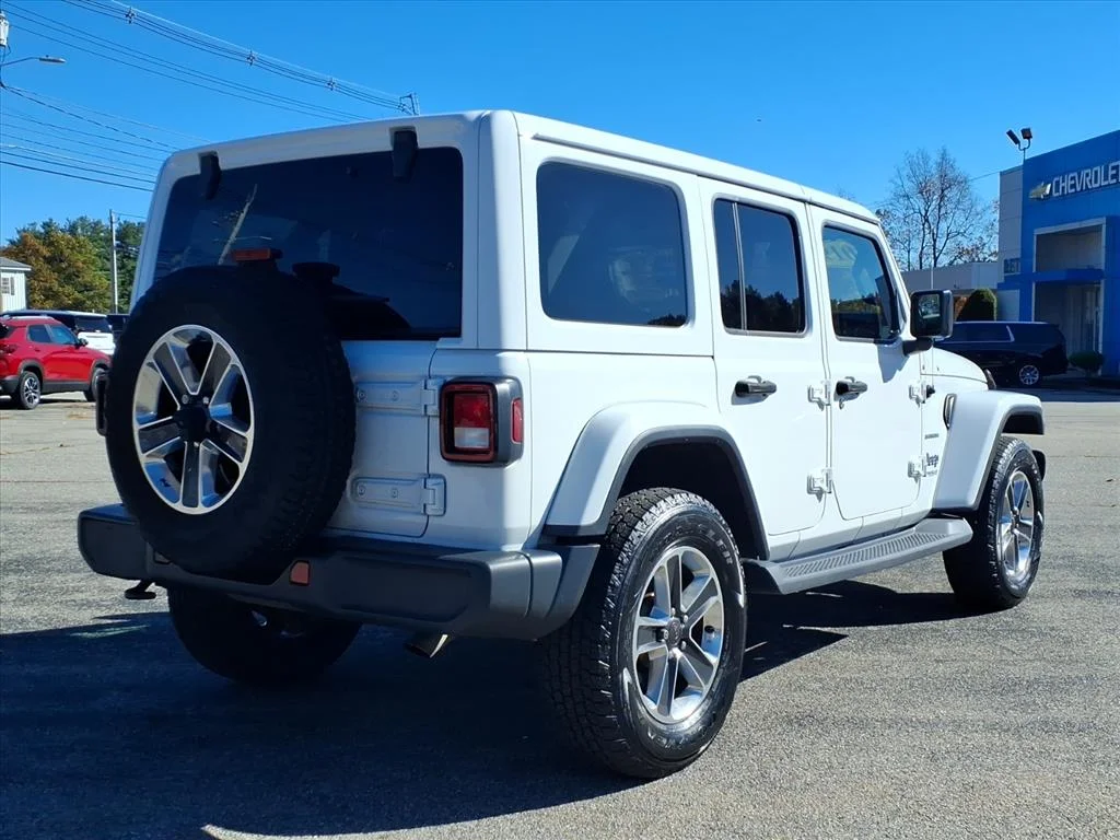 Used 2019 White Jeep Sahara 4x4 image 4