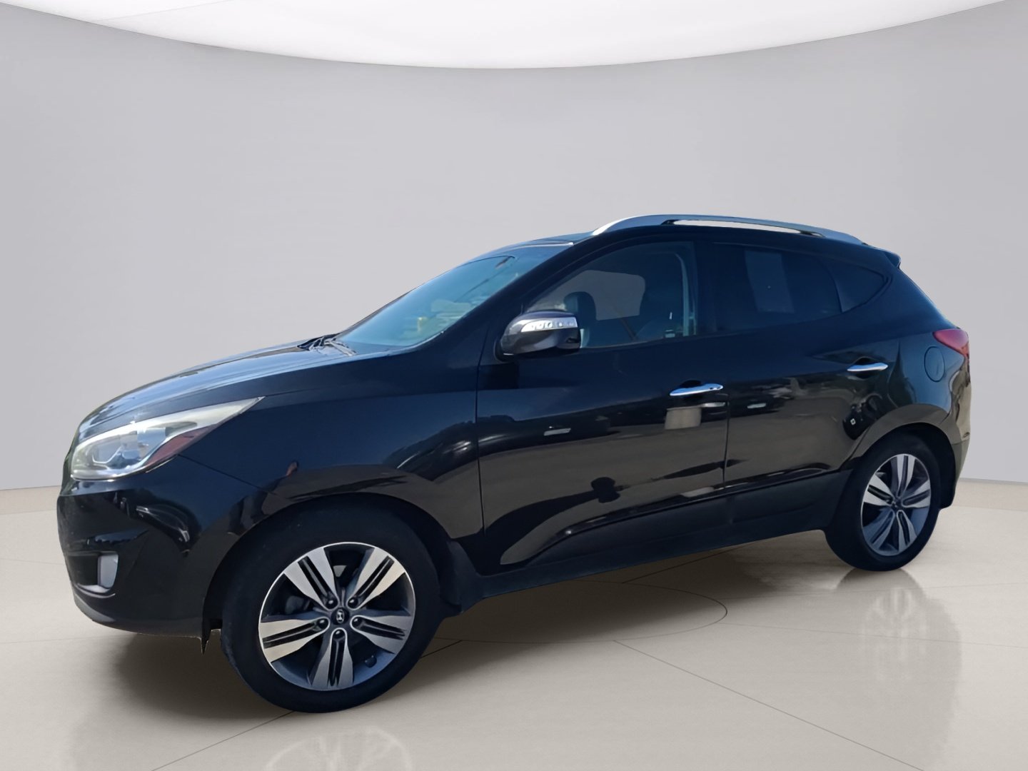 Used 2014 Black Hyundai GLS image 4