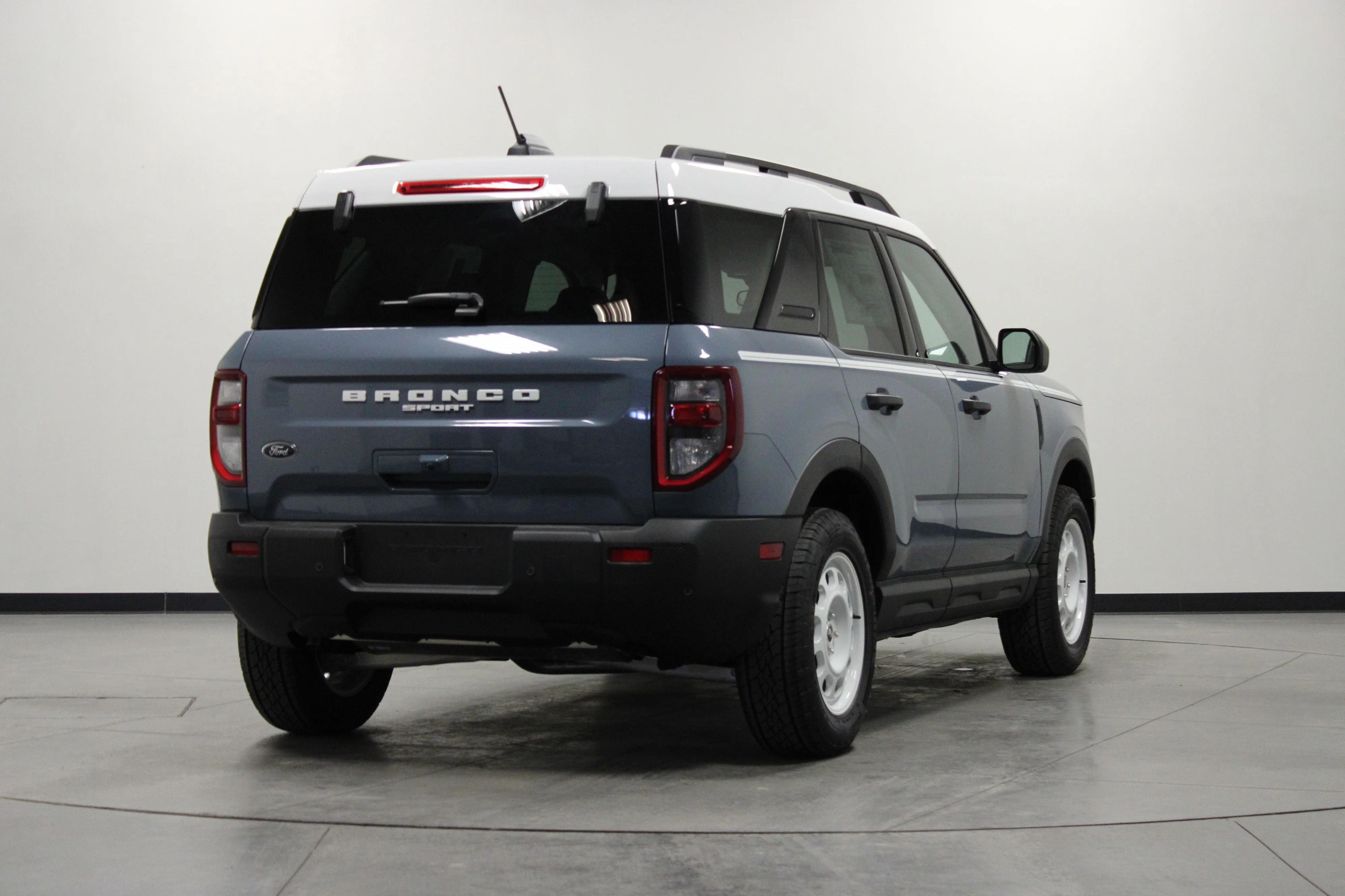 New 2025 Azure Gray Metallic Tri-Coat Ford Heritage image 4