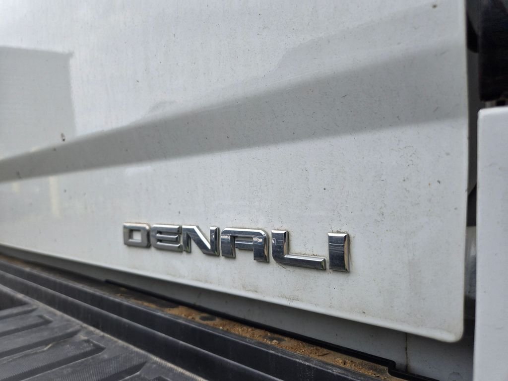 Used 2016 Summit White GMC Denali image 6