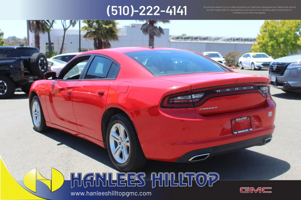 Used 2022 Red Dodge SXT image 9
