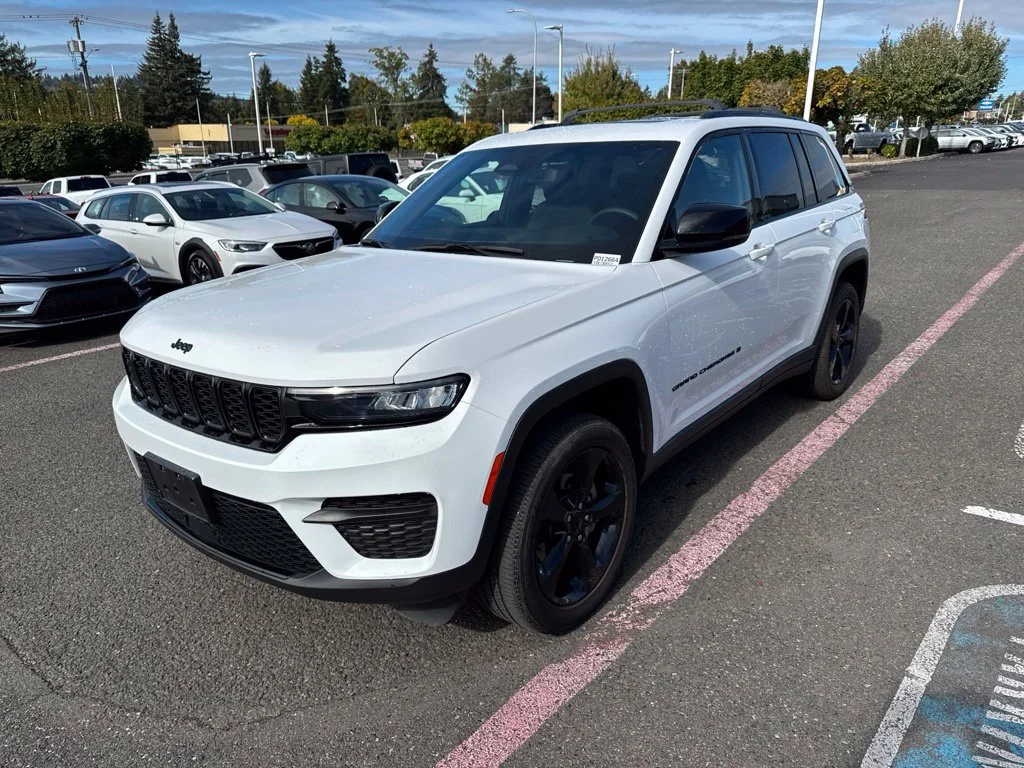 Used 2023 Bright White Clearcoat Jeep Altitude X image 3