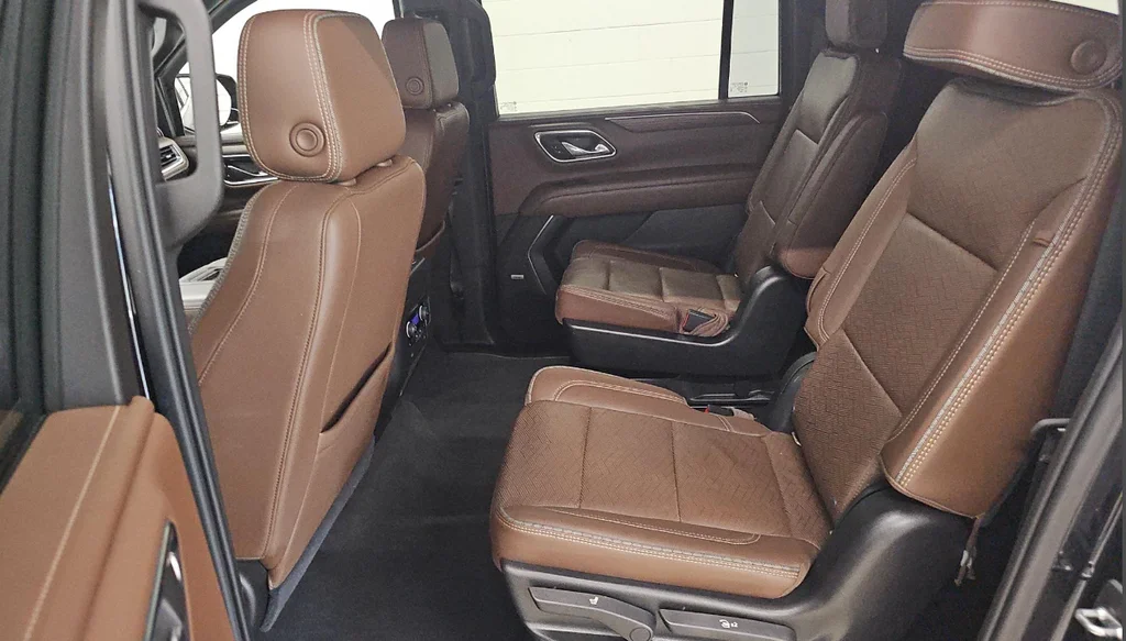 Used 2021 Blue Chevrolet High Country image 13