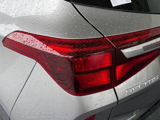 Used 2022 Gray Kia LX image 33