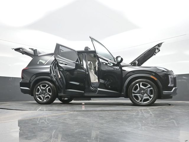 Used 2023 Black Hyundai Limited image 31