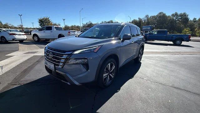 2025 Nissan Rogue SL