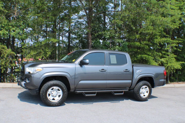Used 2019 Red Toyota  image 4