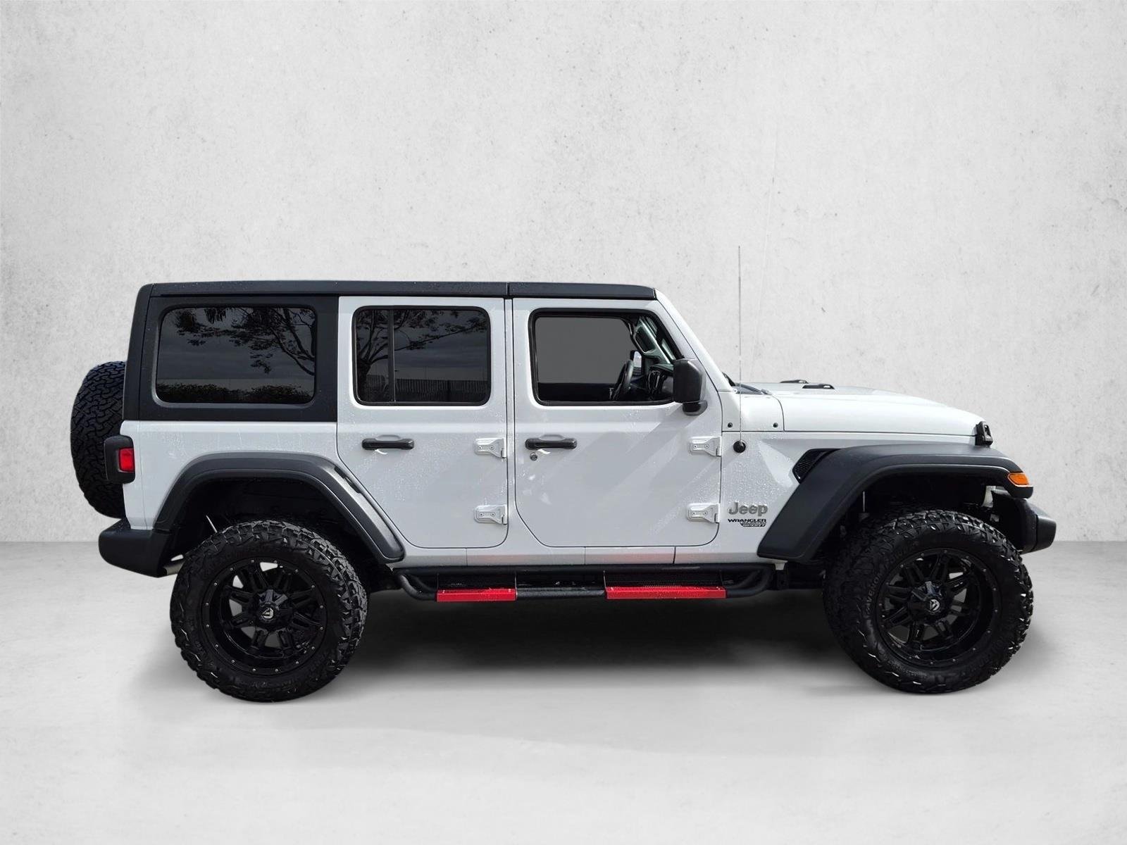 Used 2018 Bright White Clearcoat Jeep Sport S image 4