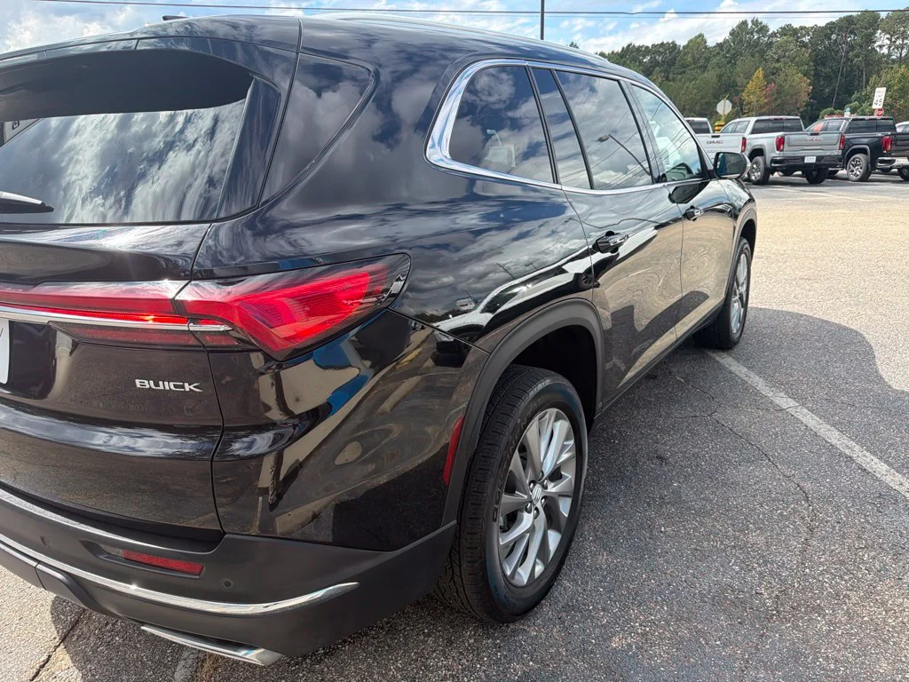 Used 2025 Ebony Twilight Metallic Buick Preferred image 5
