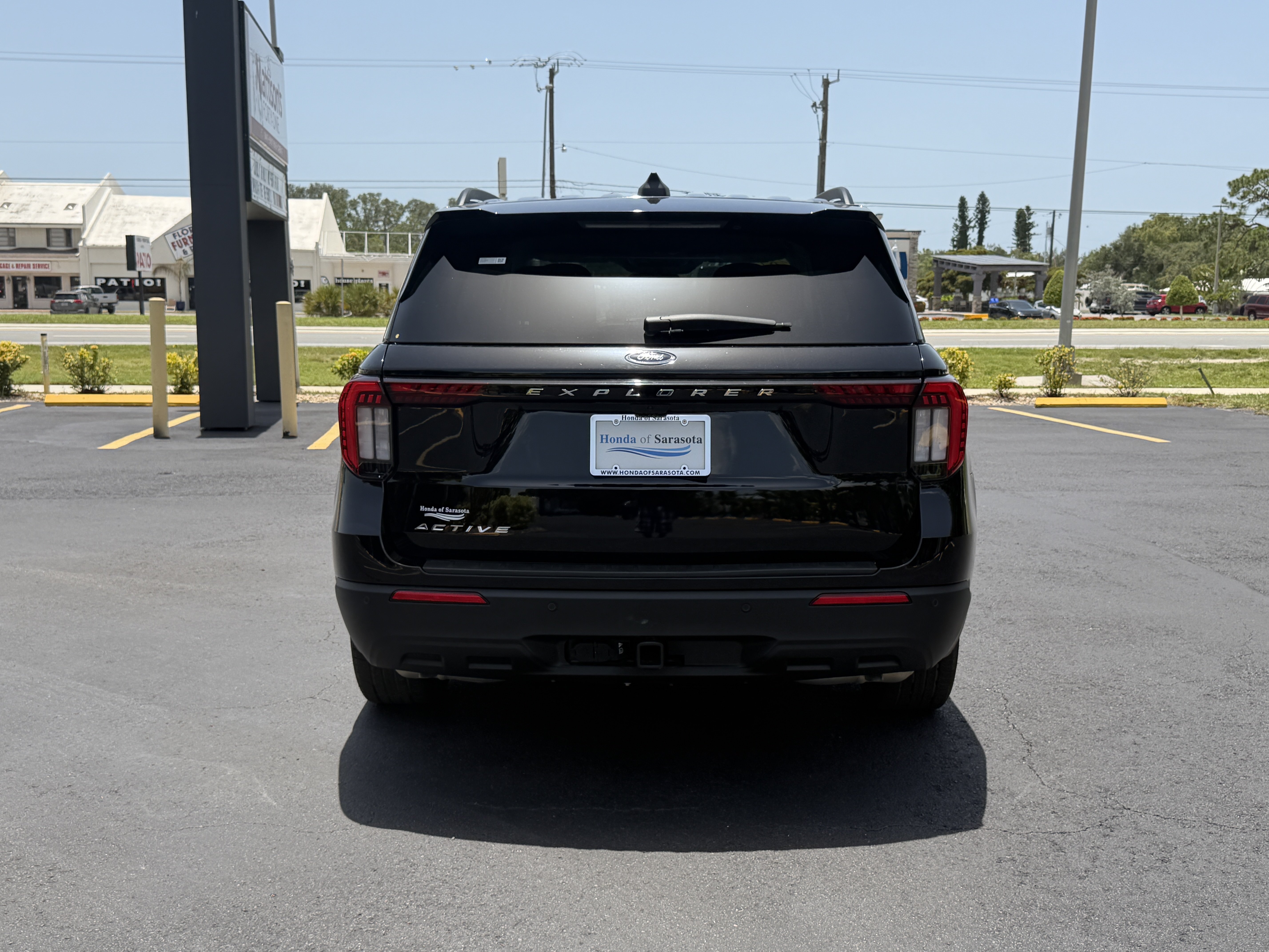 Used 2025 Black Metallic Ford Active image 6