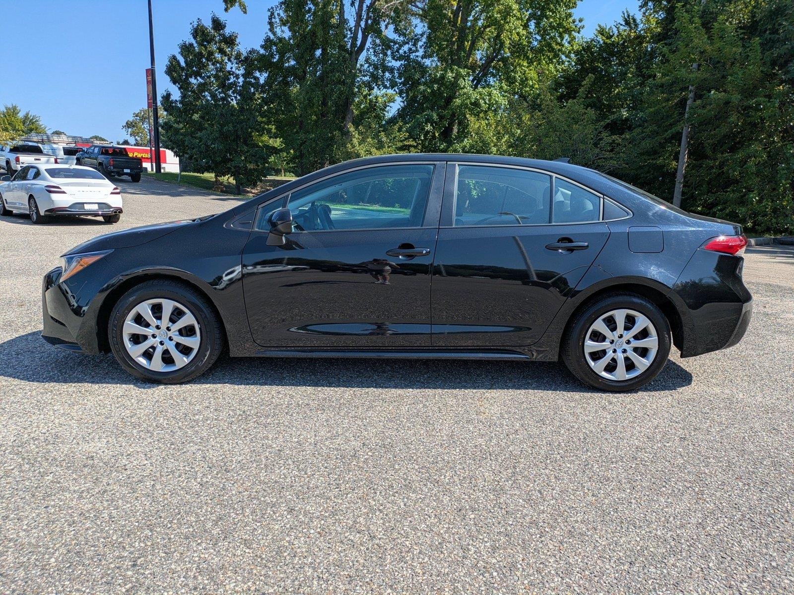 Used 2025  Toyota LE image 7