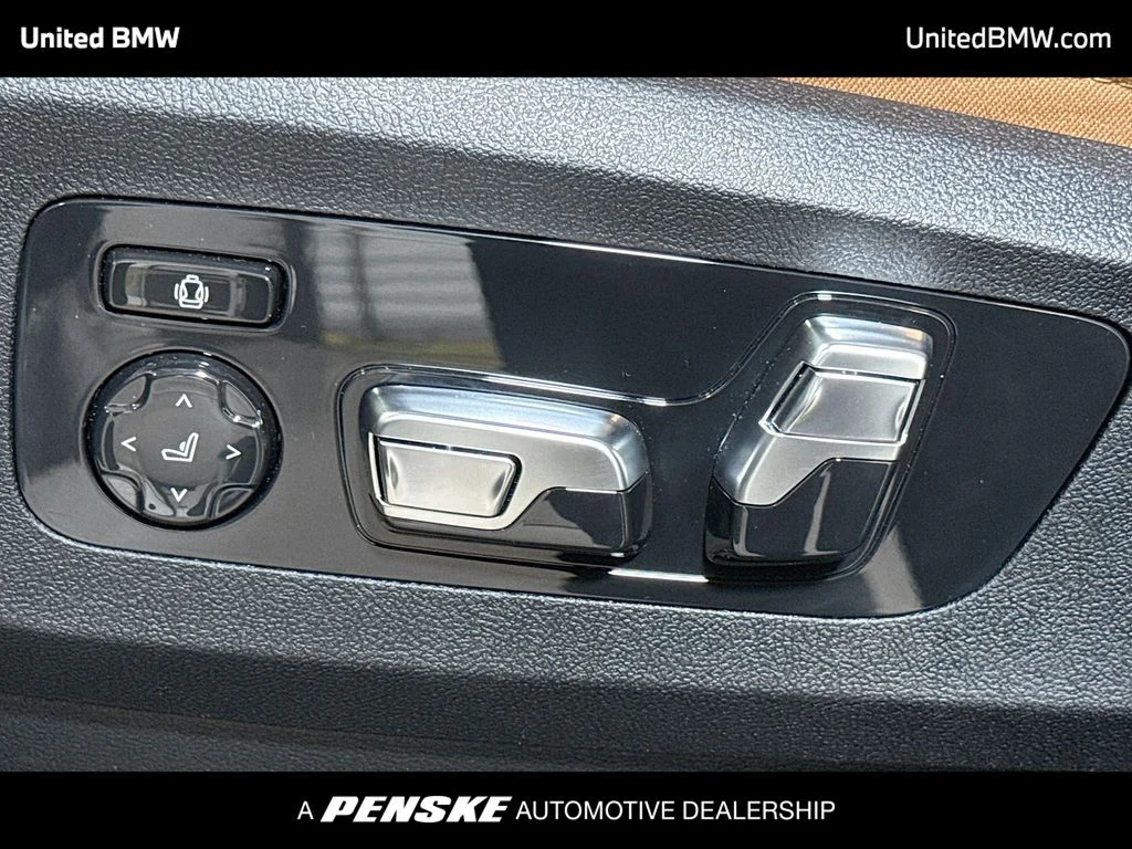 Used 2025 Gray Metallic BMW sDrive40i image 4