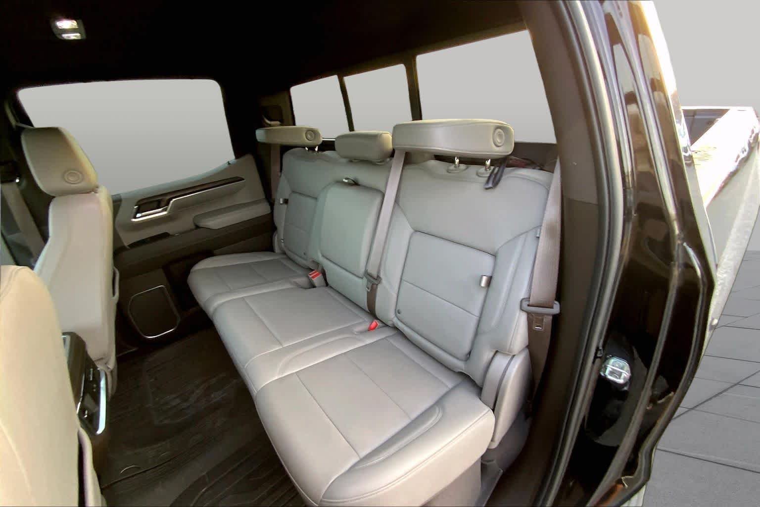 Used 2023 Onyx Black GMC SLT image 20