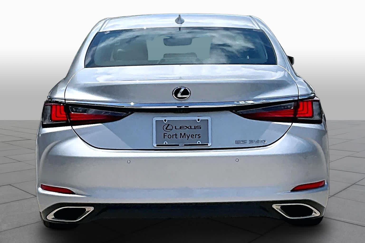 Used 2020 Silver Lining Metallic Lexus  image 5