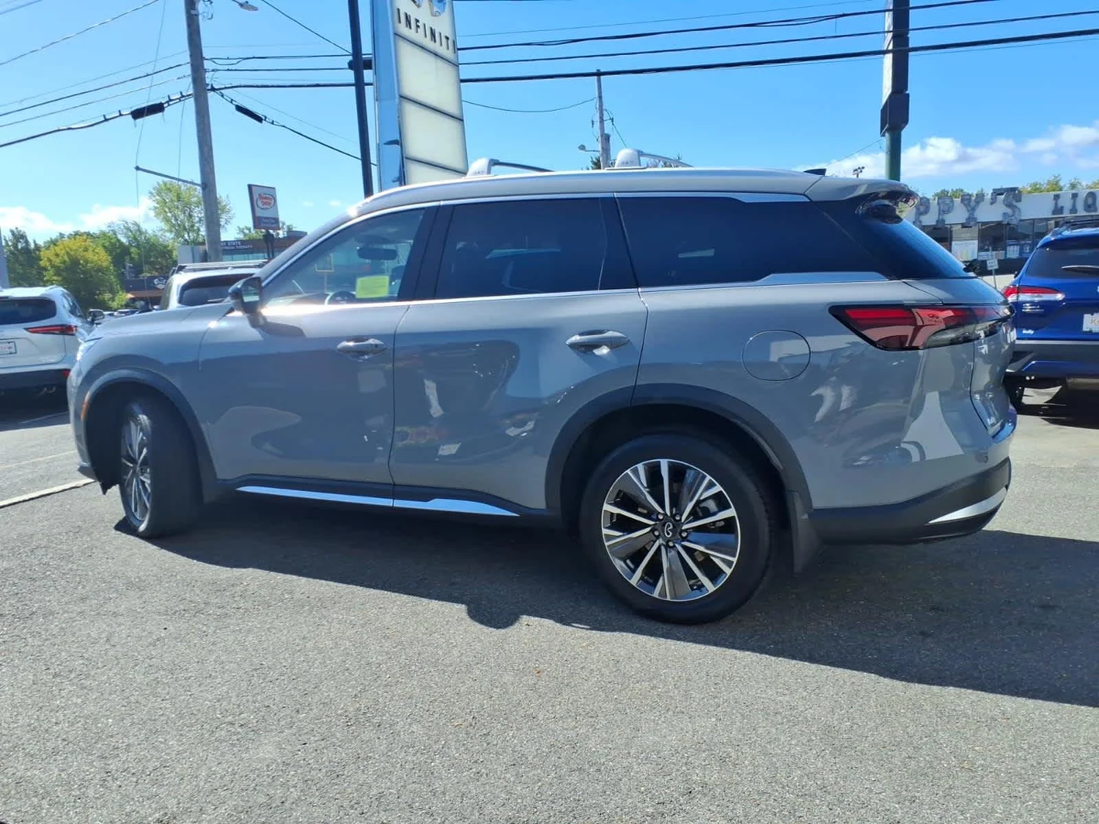 Certified Used 2026 Harbor Gray INFINITI LUXE image 8