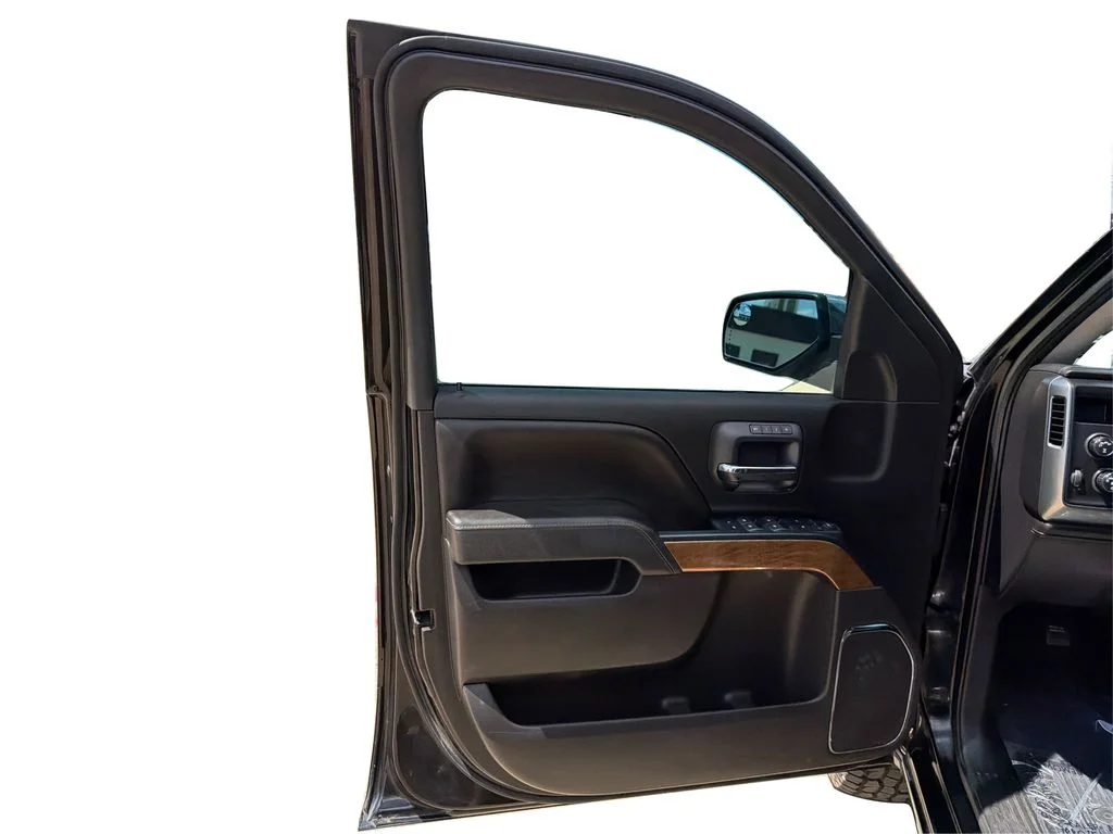 Used 2018 Black Chevrolet LTZ image 19