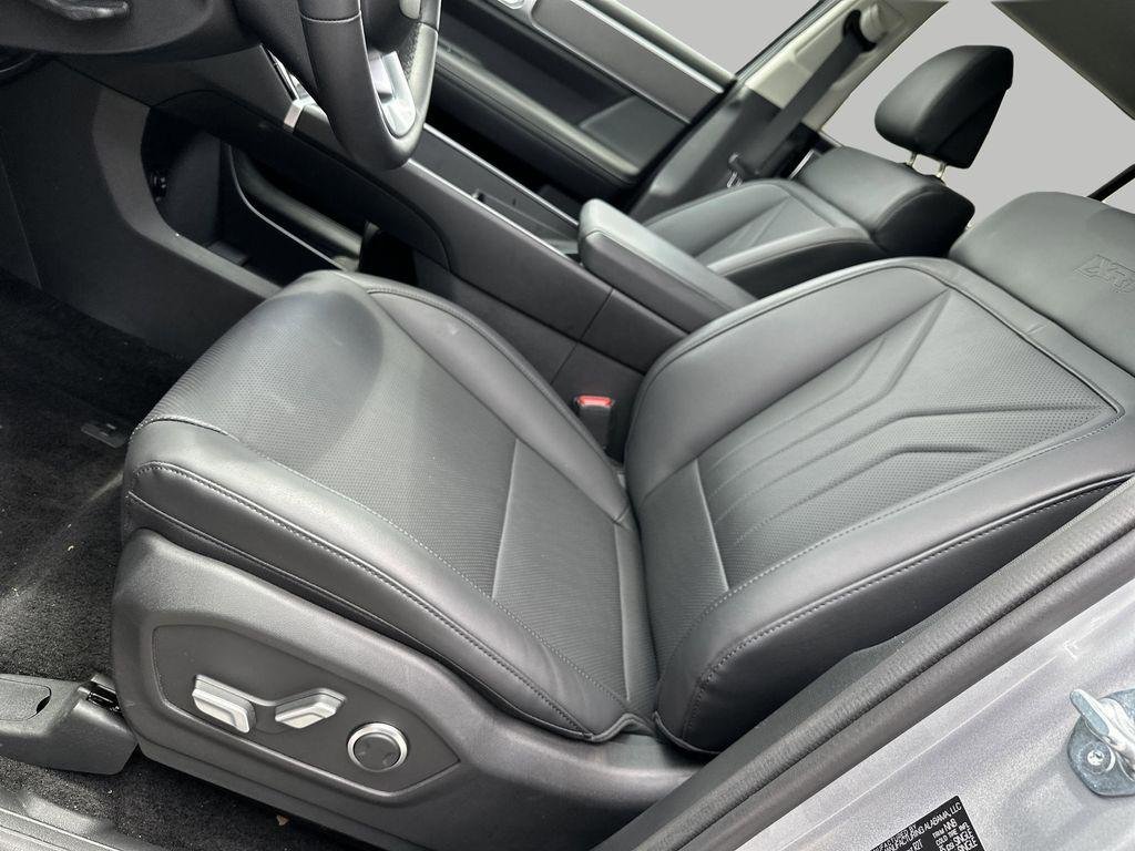 New 2026 Shimmering Silver Pearl Hyundai XRT AWD image 9