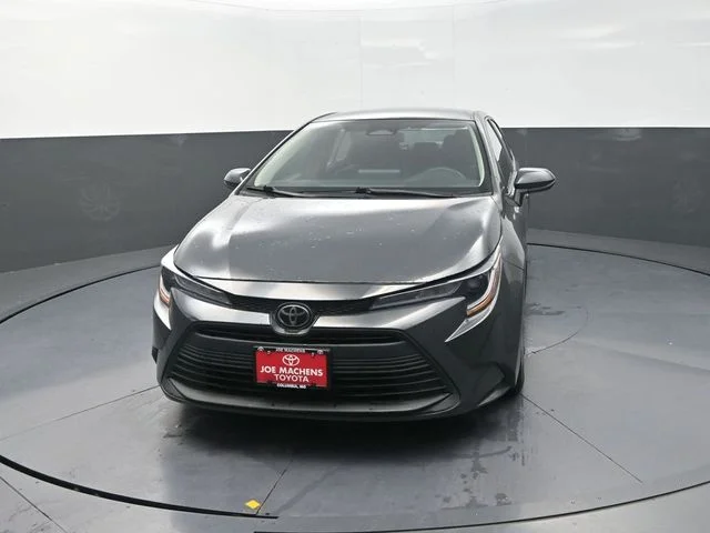 Used 2024  Toyota LE image 2