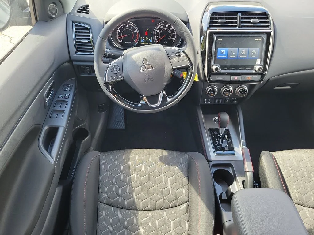 New 2027 MERCURY GRAY METALLIC Mitsubishi 2.0 LE AWC image 17
