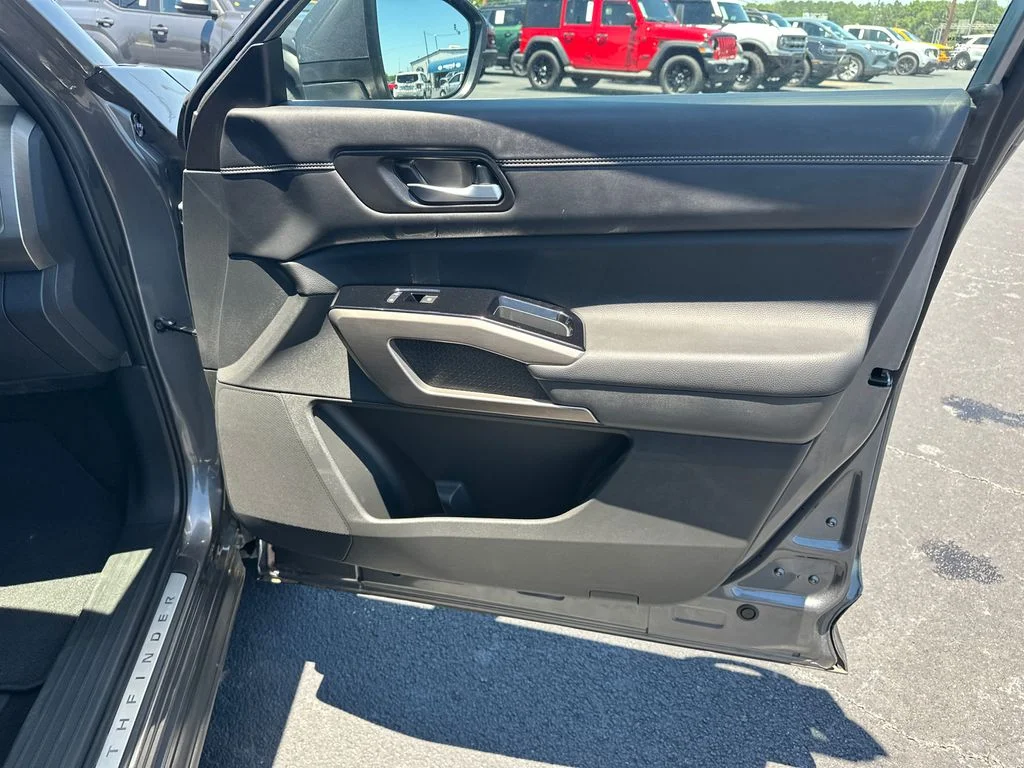 Used 2024 Gray Nissan Platinum image 14