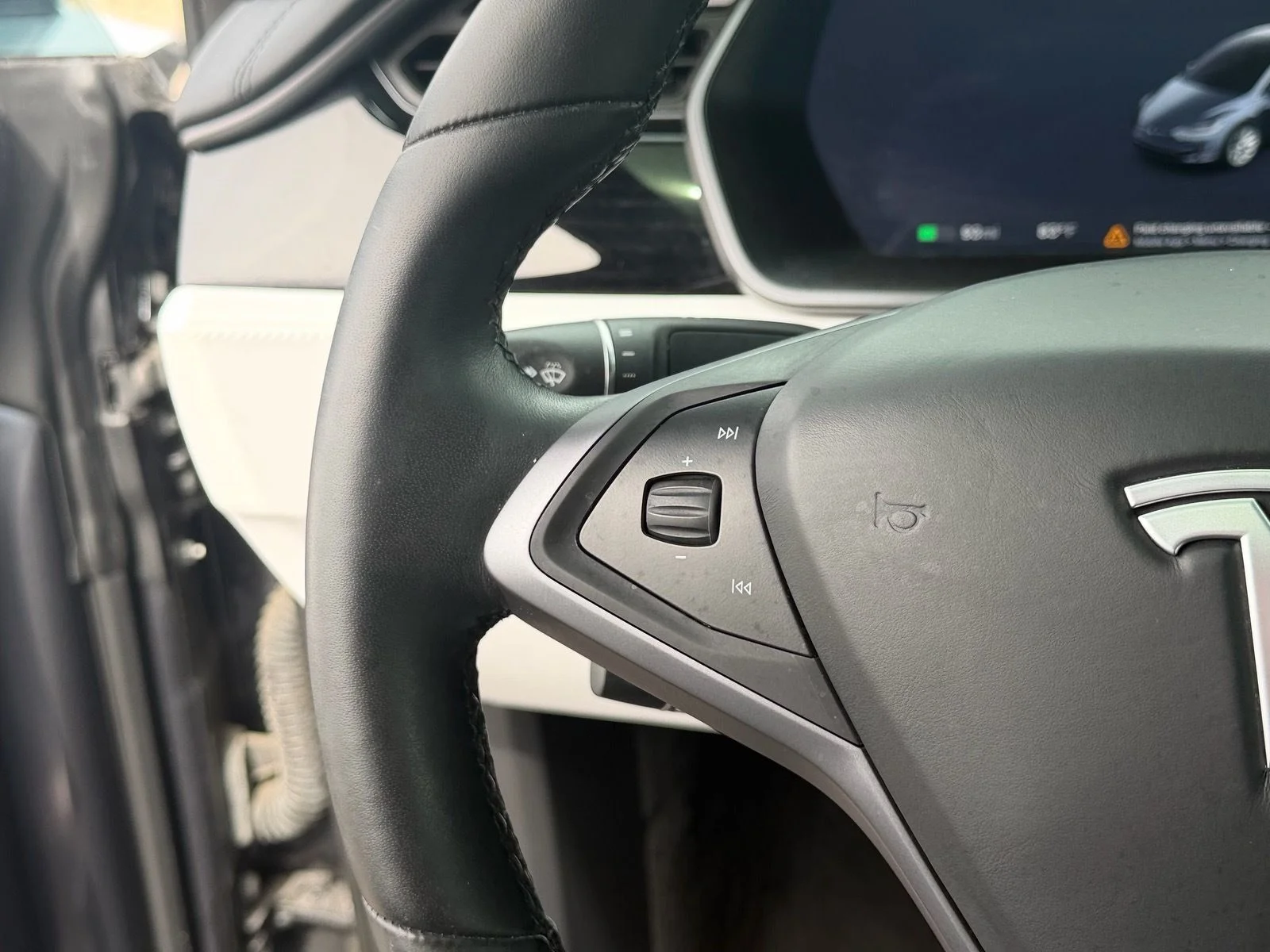 Used 2018 Gray Tesla  image 19