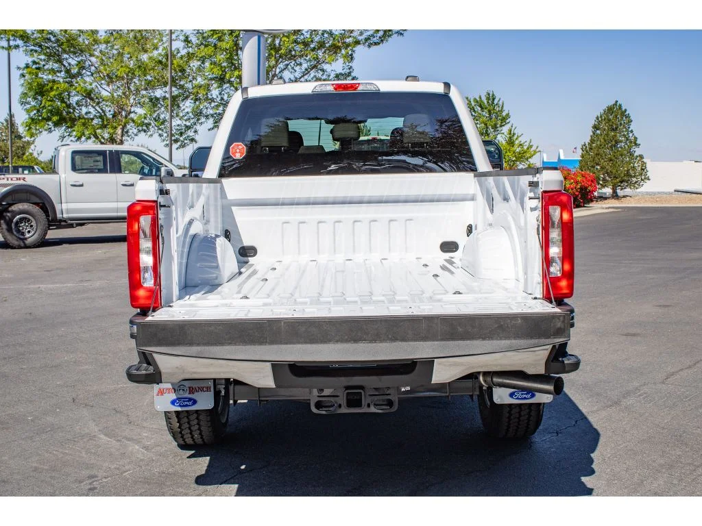 New 2026 OXFORD WHITE Ford XLT image 11