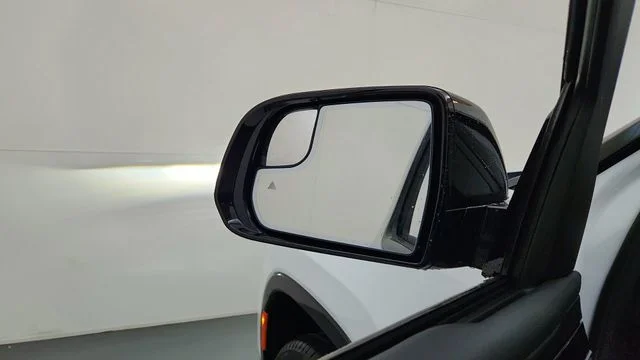 New 2026 Bright White Clear-Coat Exterior Paint Jeep Summit Obsidian image 21