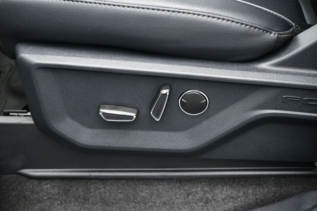 New 2026 Avalanche Ford Lariat image 9