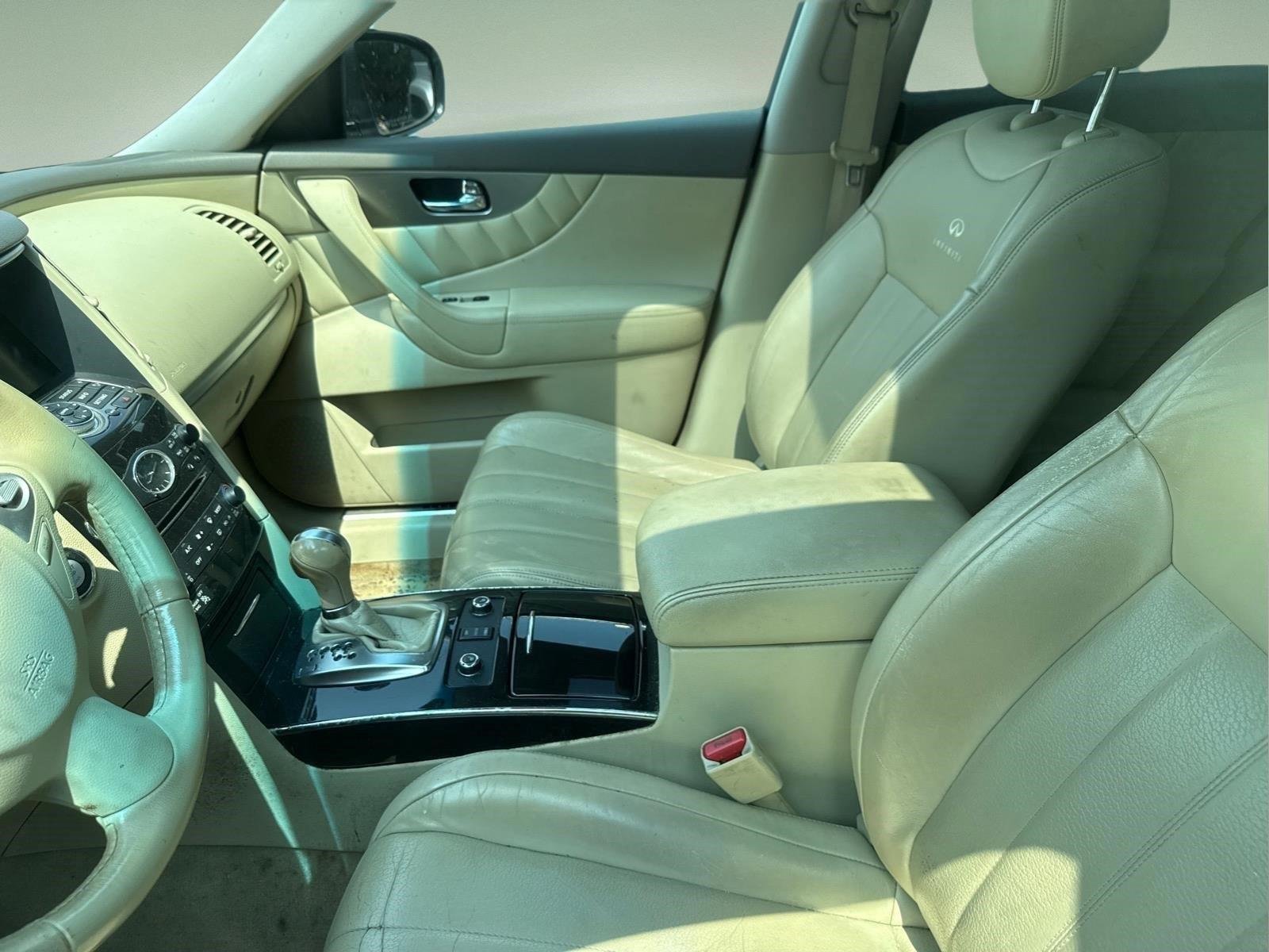 Used 2013 Moonlight White INFINITI  image 4