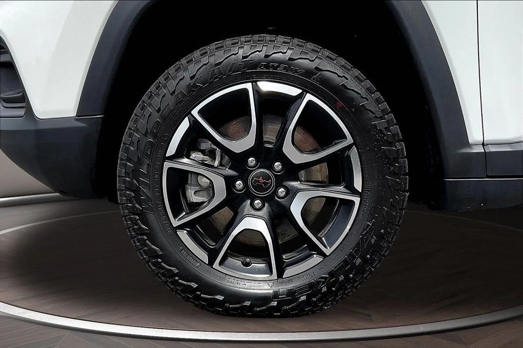 Used 2025 White Jeep Trailhawk image 37