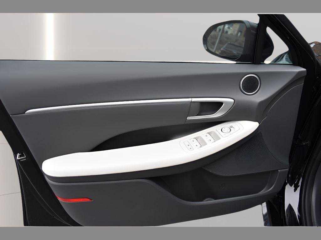 New 2026 Abyss Black Hyundai SEL Sport image 16
