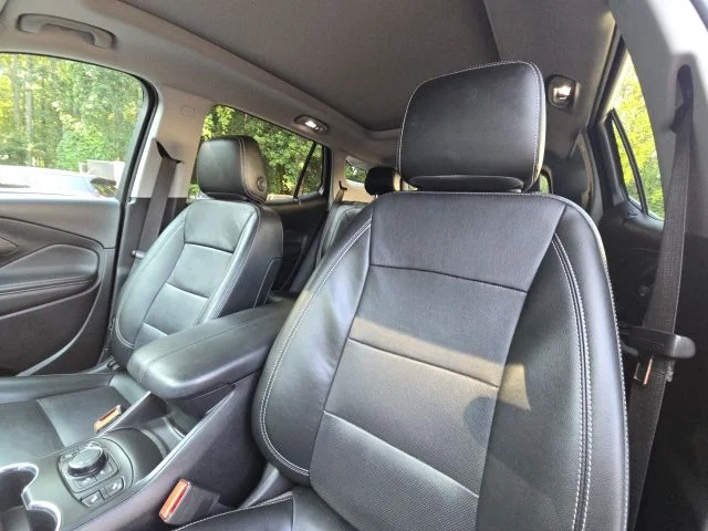 Used 2022 Blue GMC SLT image 24