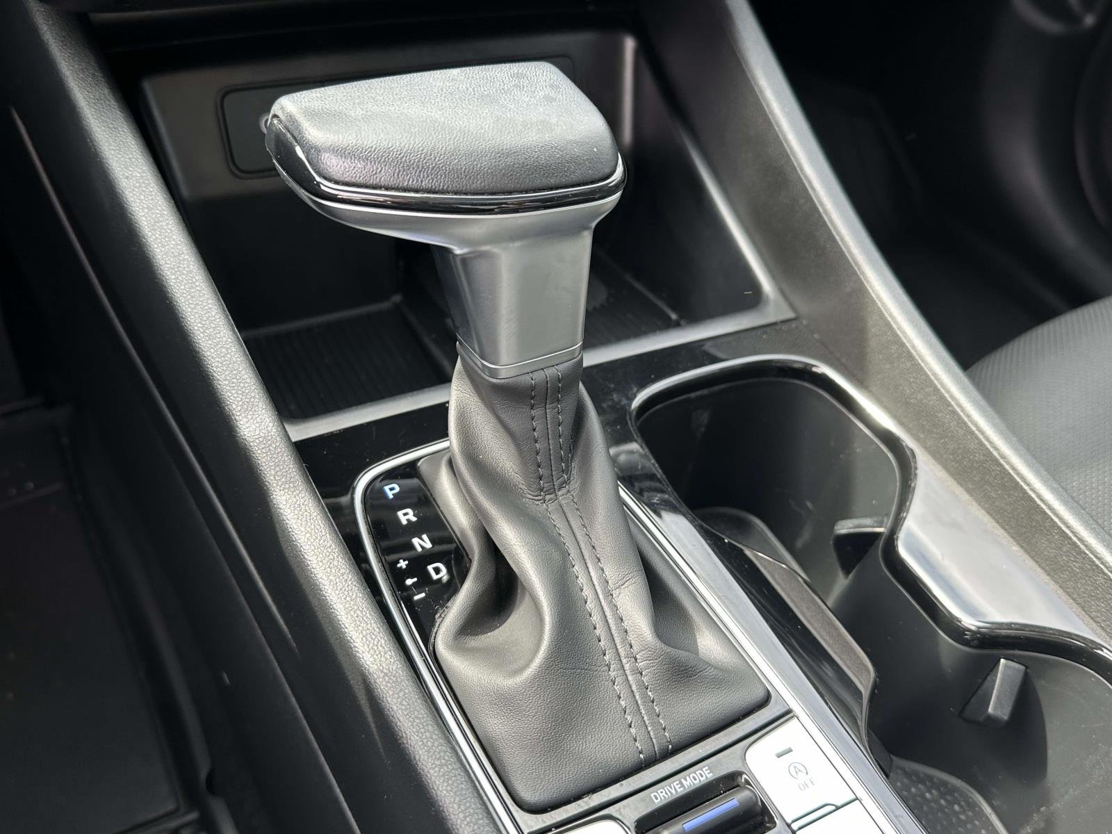 Certified Used 2025 Silver Hyundai SEL Convenience image 39
