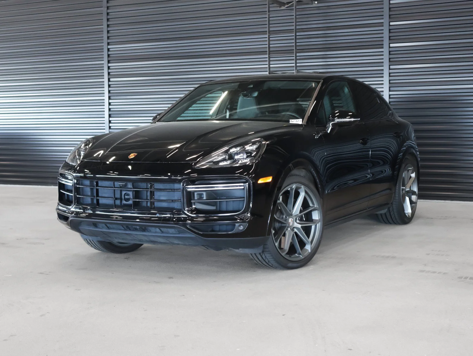 2023 Porsche Cayenne Turbo's photo