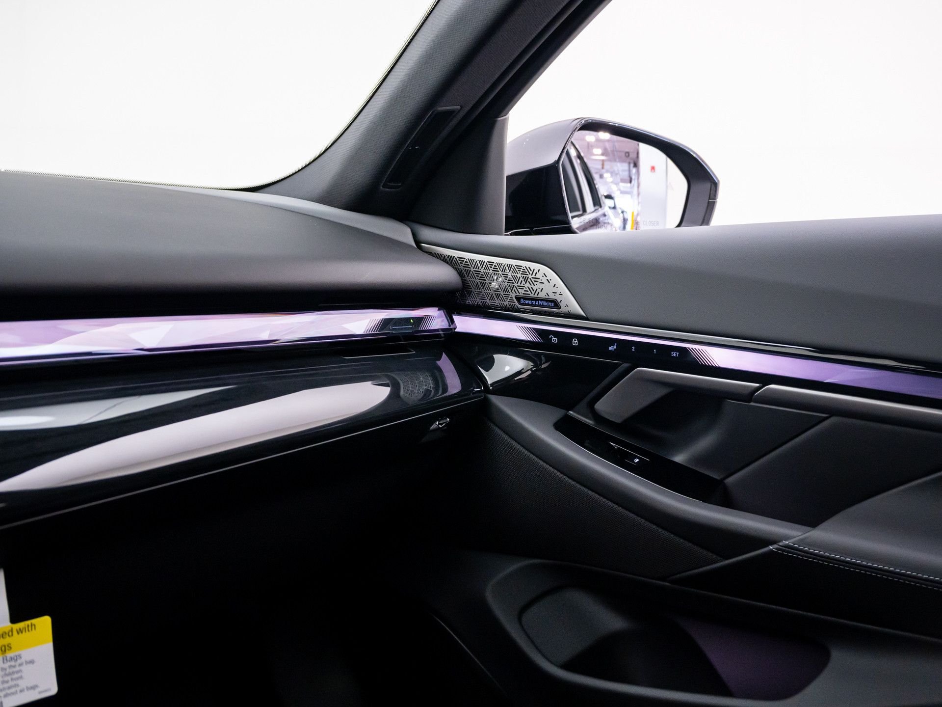 New 2027 Black Sapphire Metallic BMW 550e xDrive image 31
