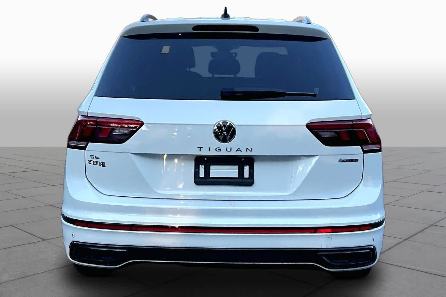 Used 2024 Opal White Pearl Volkswagen SE R-Line Black image 5