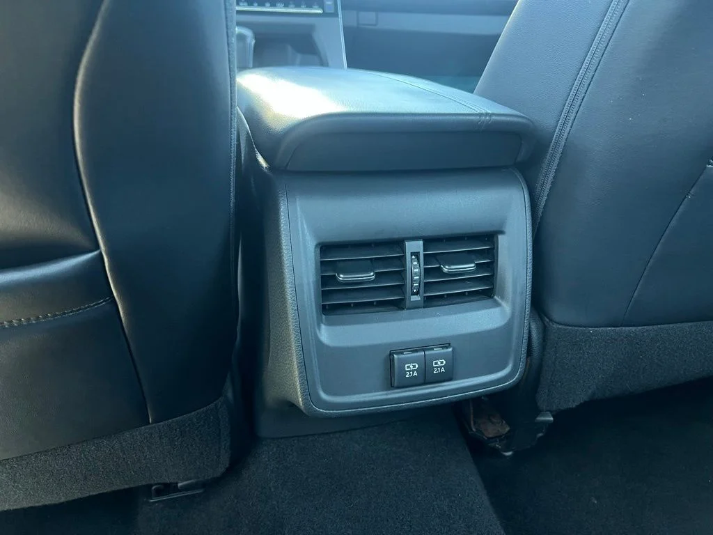 Used 2020 Silver Toyota XLE Plus image 17