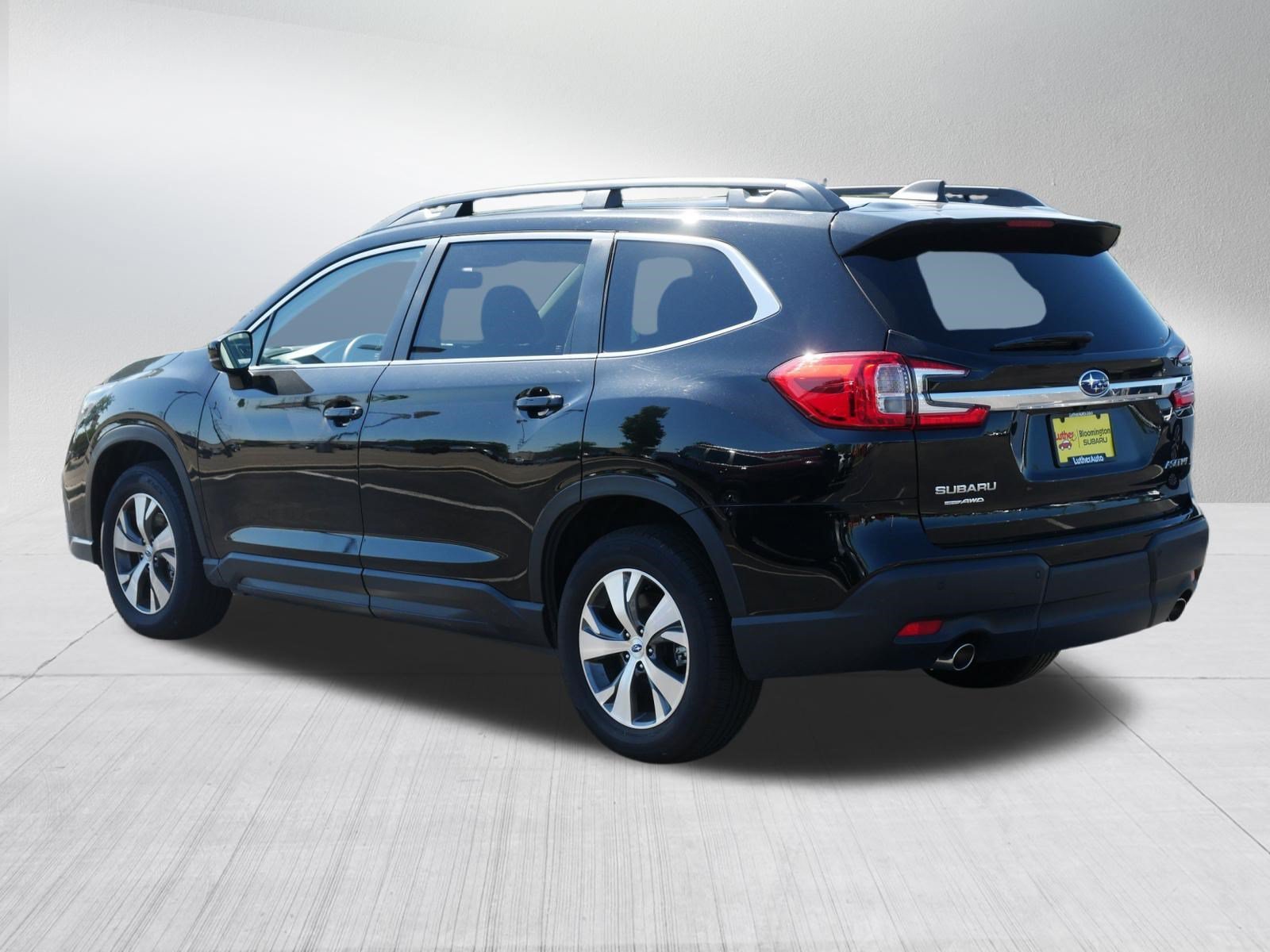 Certified Used 2025 Crystal Black Silica Subaru Premium image 5