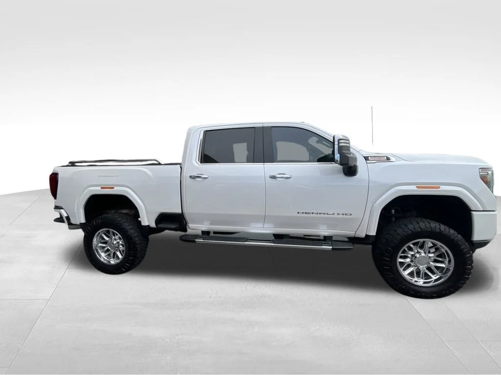Used 2020 White GMC Denali image 24