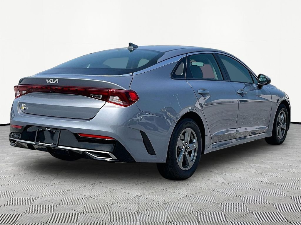 Used 2024 Silver Kia LXS image 6